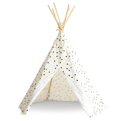 tipi avec motif triangle sur fond blanc