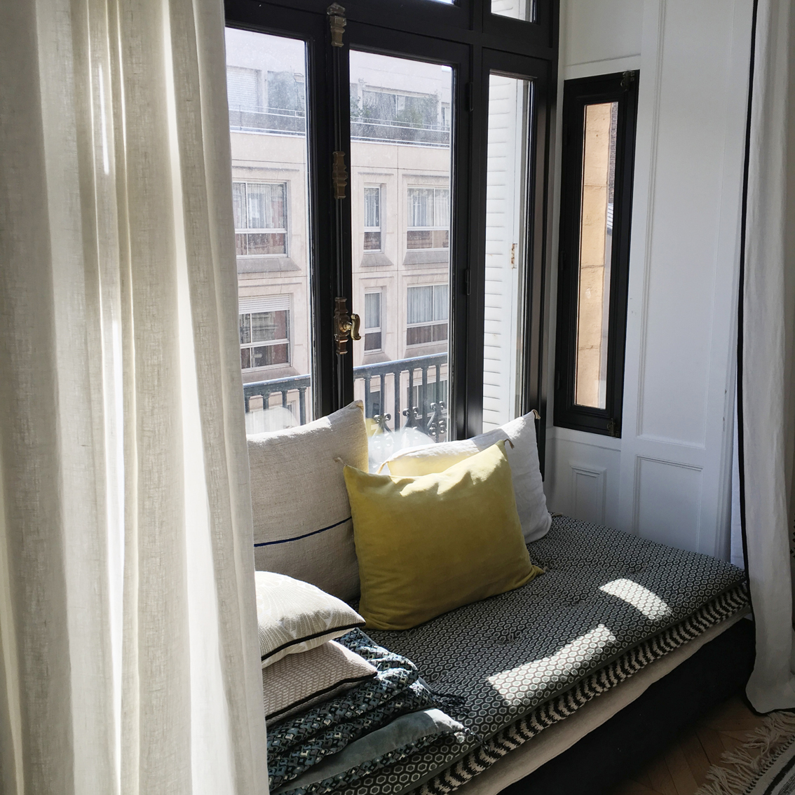 DIY : Fabriquer soi-même des coussins de banquette - Mes Rideaux Blog