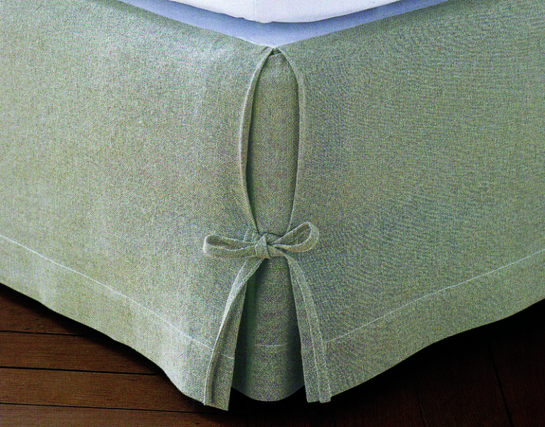 DIY : Comment faire un cache-sommier en tissu ? - Mes Rideaux Blog