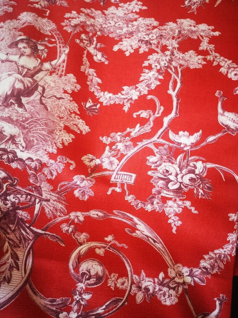 Toile de Jouy fond rouge