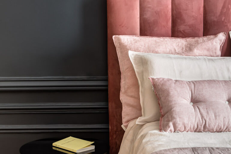 tête de lit rose
