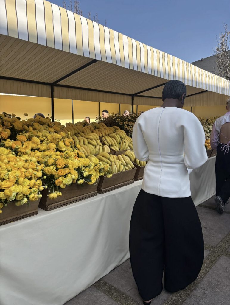 jaune banane jacquemus marché